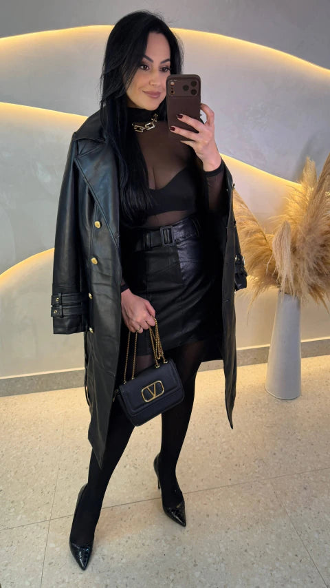 Trench Coat Mídi em Couro Sintético preto Com Botões Dourados